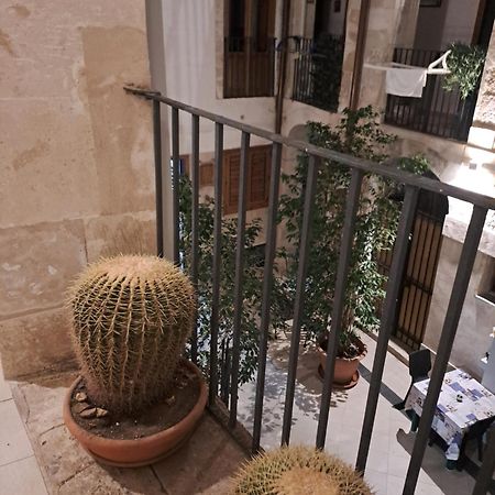 Villa Syrakosia A Ortigia Syrakus Exterior foto