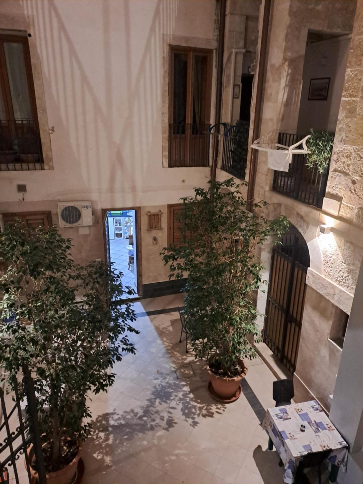 Villa Syrakosia A Ortigia Syrakus Exterior foto